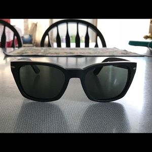 PERSOL POLARIZED SUNGLASSES! ✨